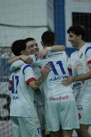 Sub-20 estreia com goleada fora de casa no Paranaense de Base
