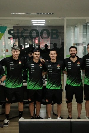 Galo Futsal visita agência do Sicoob e reforça parceria com patrocinador máster
