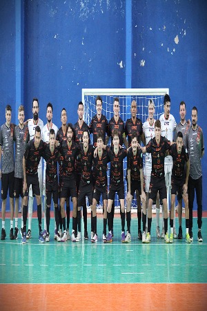 Galo Futsal apresenta elenco e vence amistoso no Teodorico Guimarães