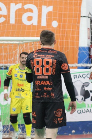 Galo Futsal enfrenta o Manoel Ribas em duelo direto na parte de cima da Série Ouro