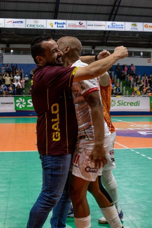 Galo Futsal busca empate com Manoel Ribas na ida da semifinal da Copa União